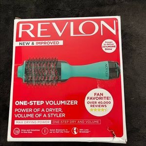 NEW IN BOX! Revlon style brush